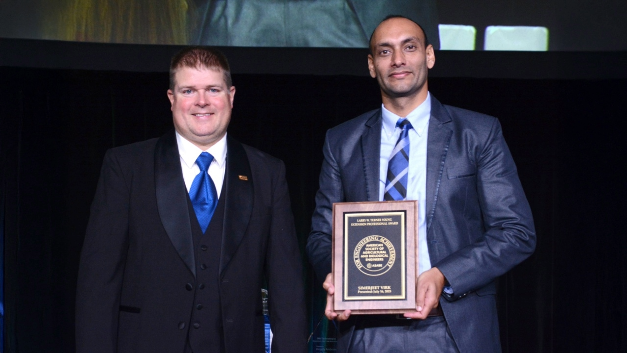 Simer Virk with award 