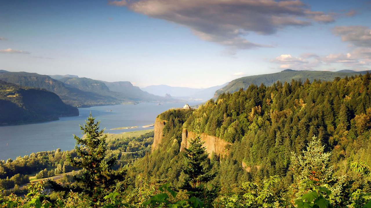 Columbia River Gorge and Crown Point (photo by Susan Seubert)