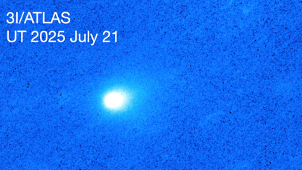 Ultraviolet image of interstellar object 3I/ATLAS captured by NASA’s Swift satellite, showing a bright core and surrounding contours of gas and dust.