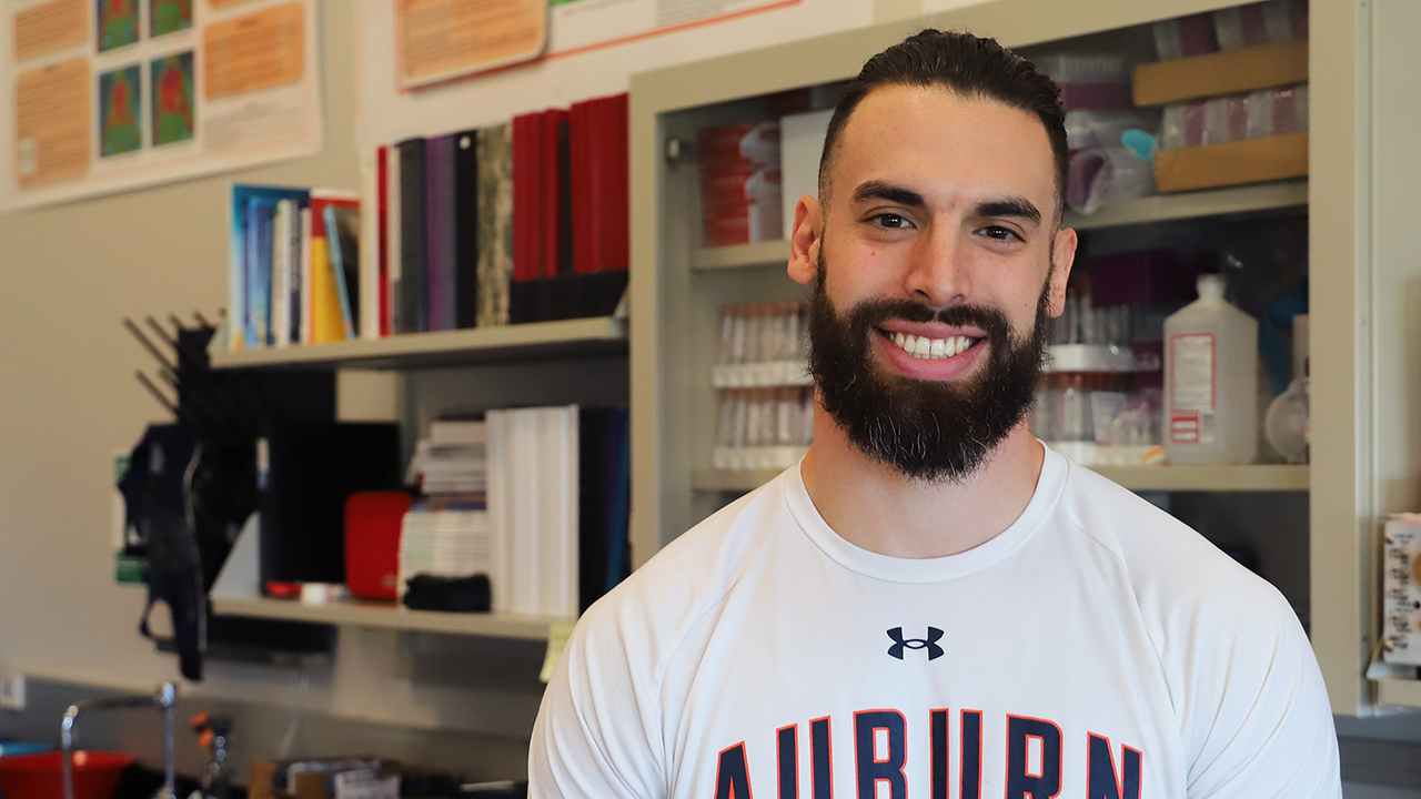 Student veteran Jordan Ninde fulfills his dream to attend Auburn