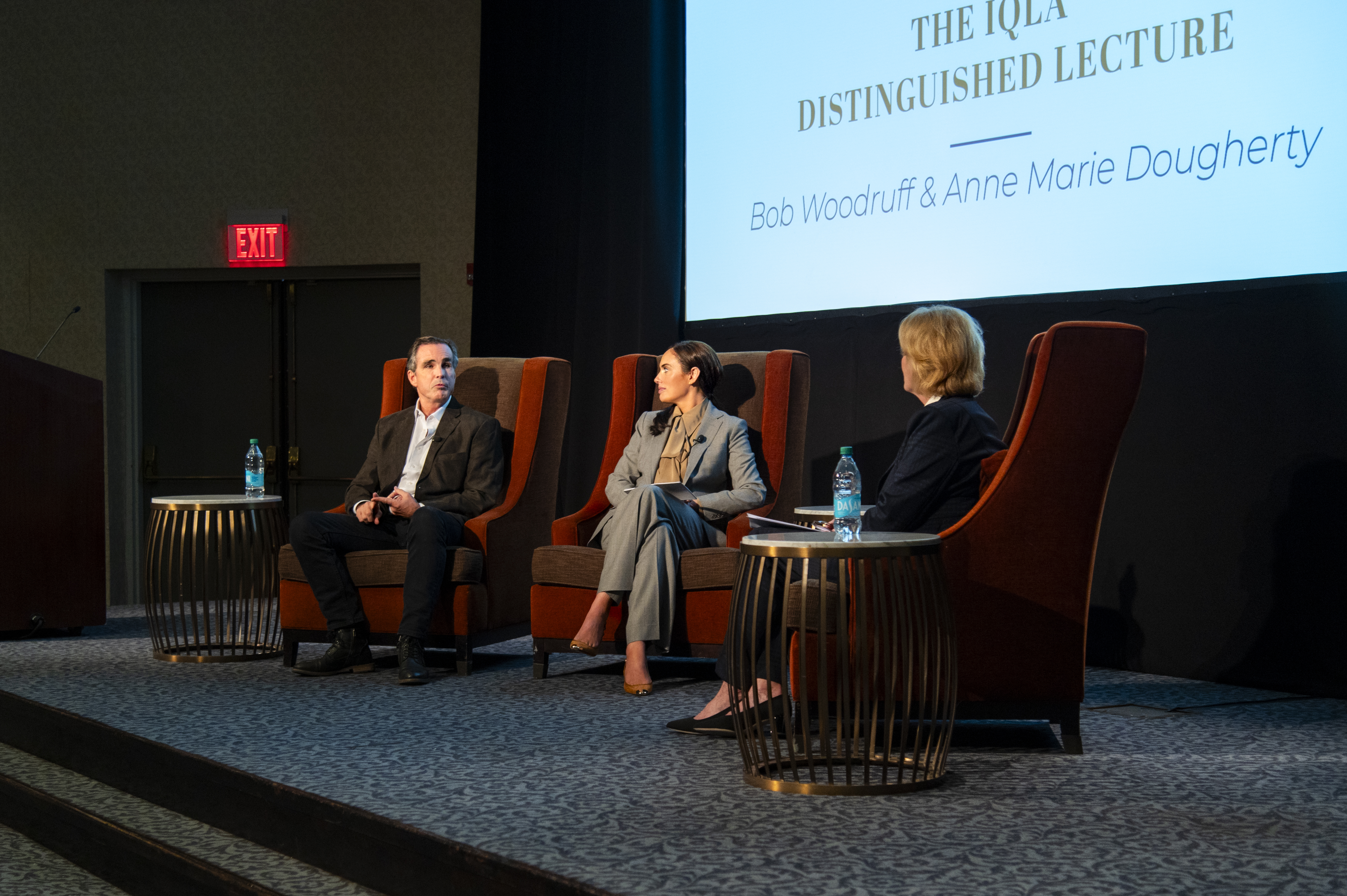 Bob Woodruff and Anne Marie Dougherty on stage