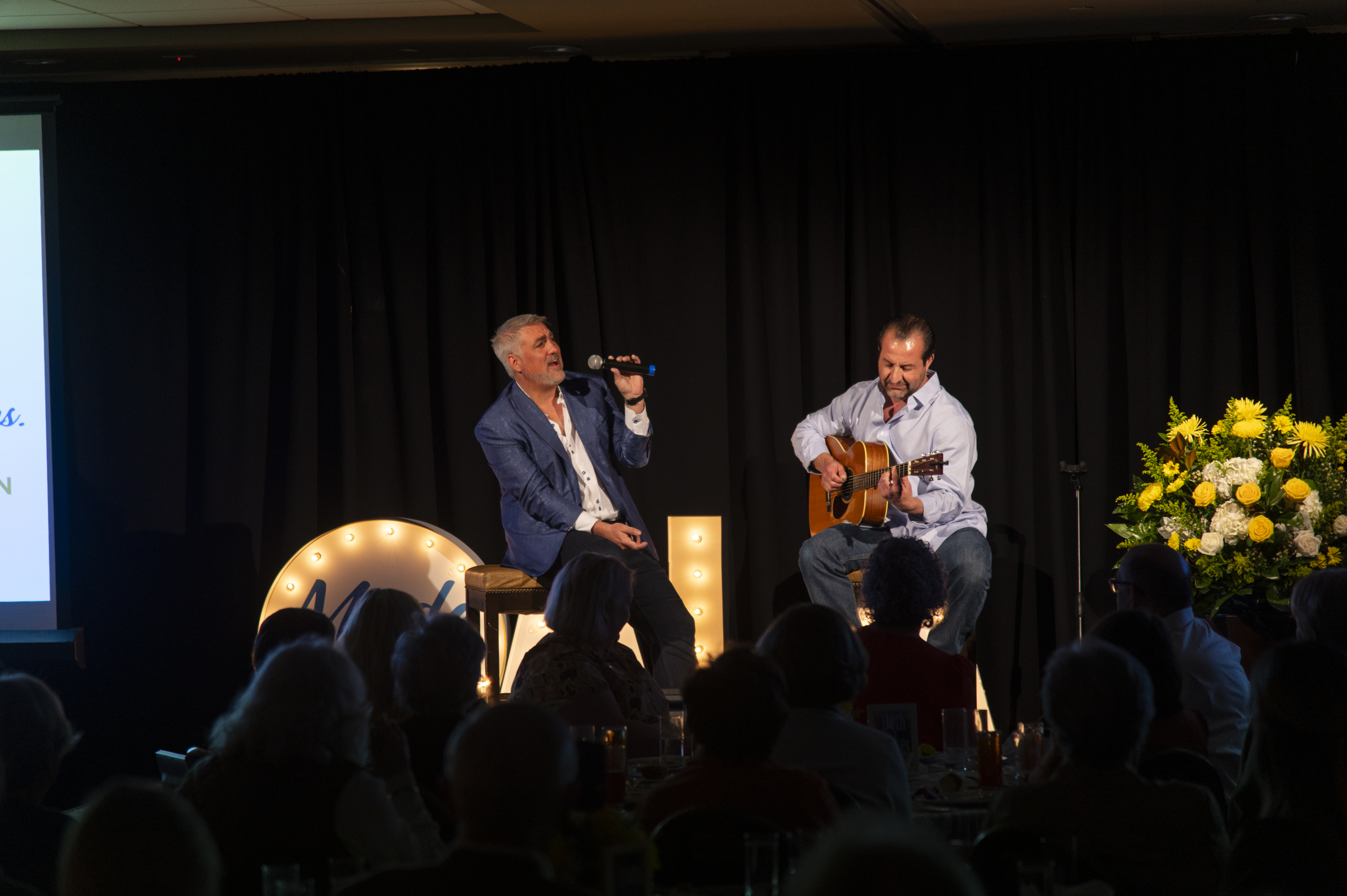 After sharing his message, Hicks concluded the luncheon by playing two songs alongside Alabama-based guitarist John Kulinich for those in attendance.