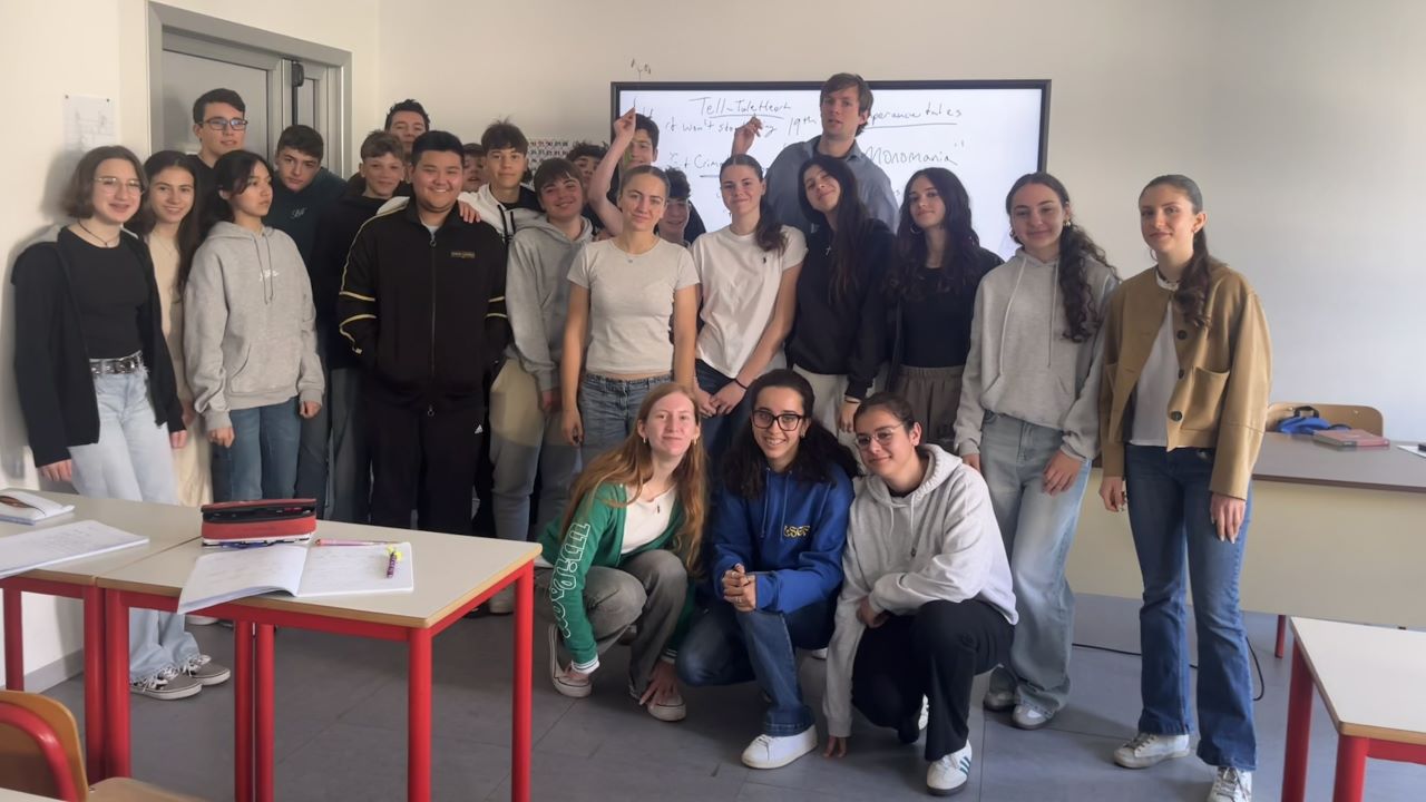 Nathan Goodwin teaching a class in Italy