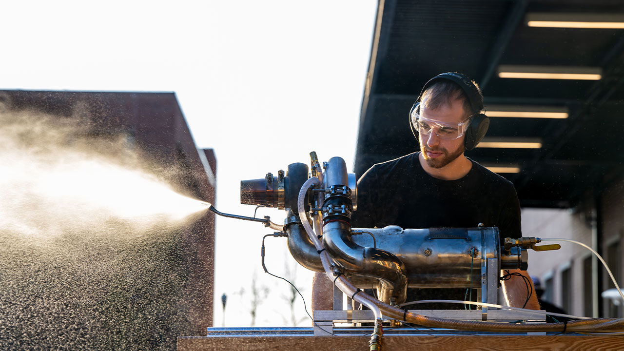 Brandon Barnett tests his jet engine 